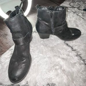 heeled boots